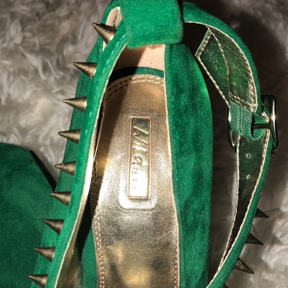 Heels - Picture 5 of 5